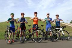 自転車の中高生ライダー躍進誓う、北海道エスポワール５選手