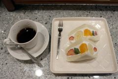 果実の酸味が効いたフルーツサンド