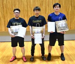 男女シングルスを制した３部を除く各部の優勝者