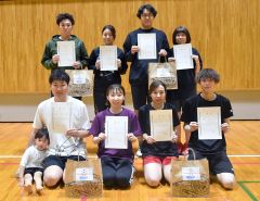 混合ダブルスを制した各部の優勝組