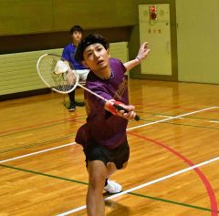 奥田初Ｖ、境田・菅原組は２連覇　バドミントン春季全十勝社会人単・混複大会