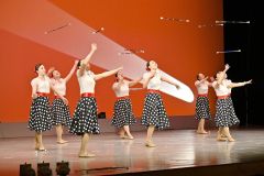 日ごろの練習の成果を発表する音更バトントワラーズのメンバーら
