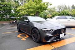 メルセデス・ベンツの人気車種が展示された会場