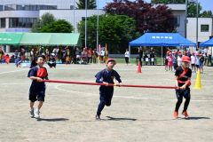 「明和ハリケーン」に取り組む３年生（８日午前１０時３５分ごろ）