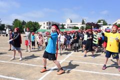グラウンドに歓声と拍手　管内小学校で運動会