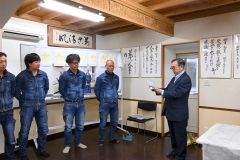 感謝の言葉を述べる阿部社長