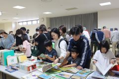 「大切な本、次の読みたい人に」　ブックリユースカフェにぎわう　音更