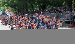 パレード会場を盛り上げたＥｘｃｌａ！ｍａｔｉｏＮの演舞