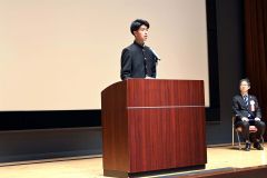 決意表明する菅原さん