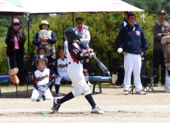 若葉“兄弟Ｖ”　高学年逆転　４年以下はサヨナラ　軟式野球帯広市少年大会