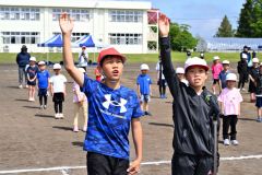 更別小学校運動会（８日、更別小学校。金野和彦撮影）