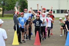 更別小運動会（８日、更別小学校。金野和彦撮影）