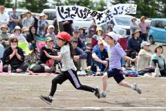 更別小学校運動会（８日、更別小学校。金野和彦撮影）