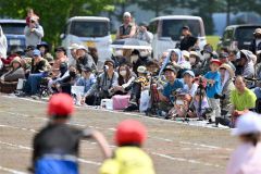 更別小運動会（８日、更別小学校。金野和彦撮影）