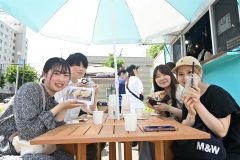 清野さんが通院・入院する病院の看護師らも訪れた