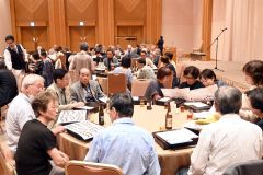 思い出話でにぎやかな１６期会の同期会