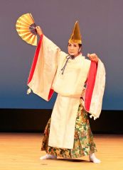詩舞を披露する剣詩舞部会員