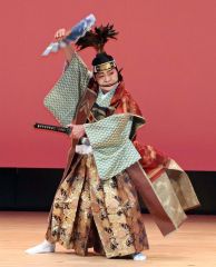 剣武を披露する剣詩舞部会員