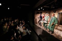 こけら落とし公演が行われた平原通り小劇場（助川かおる通信員撮影）