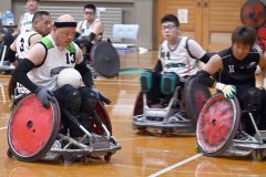 車いすラグビー普及へ　士幌で「Ｒ＆Ｌゲーム」　激しいプレーに観客ら熱視線