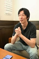 地元の人々の協力と管外、道外からの参加者との関わりを振り返り、感謝する逢坂監督