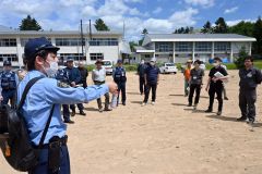 クマ撃退で合同訓練　広尾署と広尾町、大樹町、猟友会 6