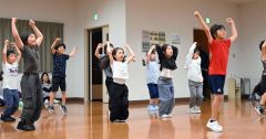 大舞台に向けレッスンに励む子どもたち