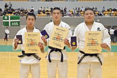 吉野（帯西陵中出）男子個人戦１００キロ超級Ｖ、淺川（芽室中出）同７３キロ級制しインターハイへ　全道高体連柔道最終日