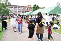 出店などで賑わう寮祭