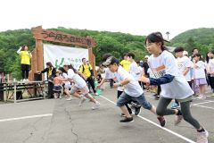 キッズも快走、うらほろマラソンに総勢１０８６人　高木菜那さんも参加 5