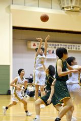女子決勝リーグ・帯大谷－とわの森三愛（金野和彦撮影）