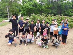 子どもたちがハマナス収穫　浦幌 2