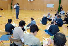 ボッチャで交流　麻友町内会がレクリエーション　大樹 2