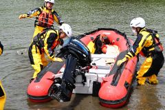 初の水難救助合同訓練　豊頃・浦幌消防署