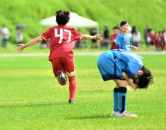 【第１トーナメント決勝・芽室―浦幌】ハットトリックでチームを勝利に導いたＭＦ（４７）藤井海瑠