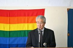あいさつする神山組合長