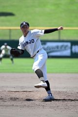 【Ａブロック代表決定戦・帯三条－帯南商】帯三条は７回から山田直弥がマウンドに上がり相手の反撃を防いだ