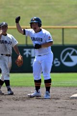 【Ａブロック代表決定戦・帯三条－帯南商】帯南商は５回２死満塁で４番・熊野颯太が左翼線に３点適時二塁打を放ち、５―４の１点差とする