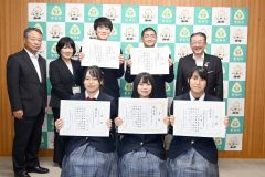 持続可能な酪農考える　更別農高５人が実績・意見発表で全道へ