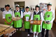 帯農高校生考案のパン商品化　未利用資源で育てた豚肉使用　ボヌールマスヤで来月７日まで販売