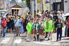 学校祭シーズン到来　柏葉高は恒例のみこしパレード