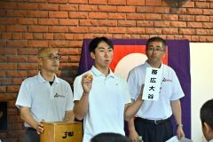 １回戦最後の試合を引いた帯大谷の糸瀬拓未主将