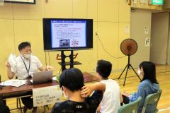 仕事の内容や魅力について話す木川さん