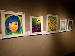 鴨川さんのアクリル画