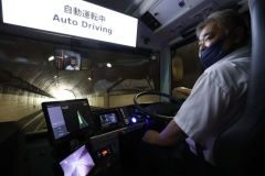 通信環境が不安定なトンネル内で自動運転バス走行実証実験　上士幌