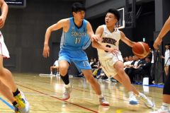 帯広選抜（白ユニホーム）―松都高（水色ユニホーム）