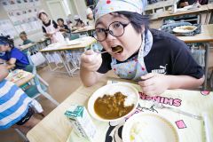 エゾバイツブのカレー「おいしい!」 広尾でふるさと給食 3