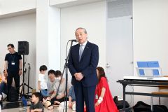 「子どもは、大人も成長させてくれる」と話す小野町長