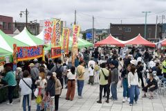 町内外から約２０００人が来場し楽しんだ足寄ふるさとラワンぶきまつり