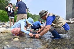 幕別町ふるさと館ジュニアスクール　大樹・歴舟川で砂金掘り体験 2